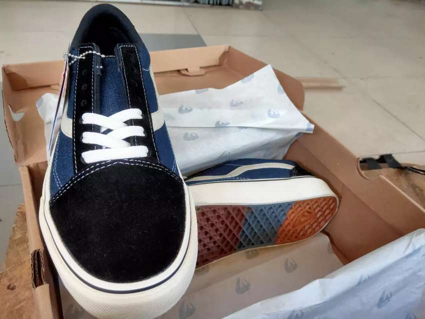 Sepatu Ventela Retro yang baru saja di-unboxing